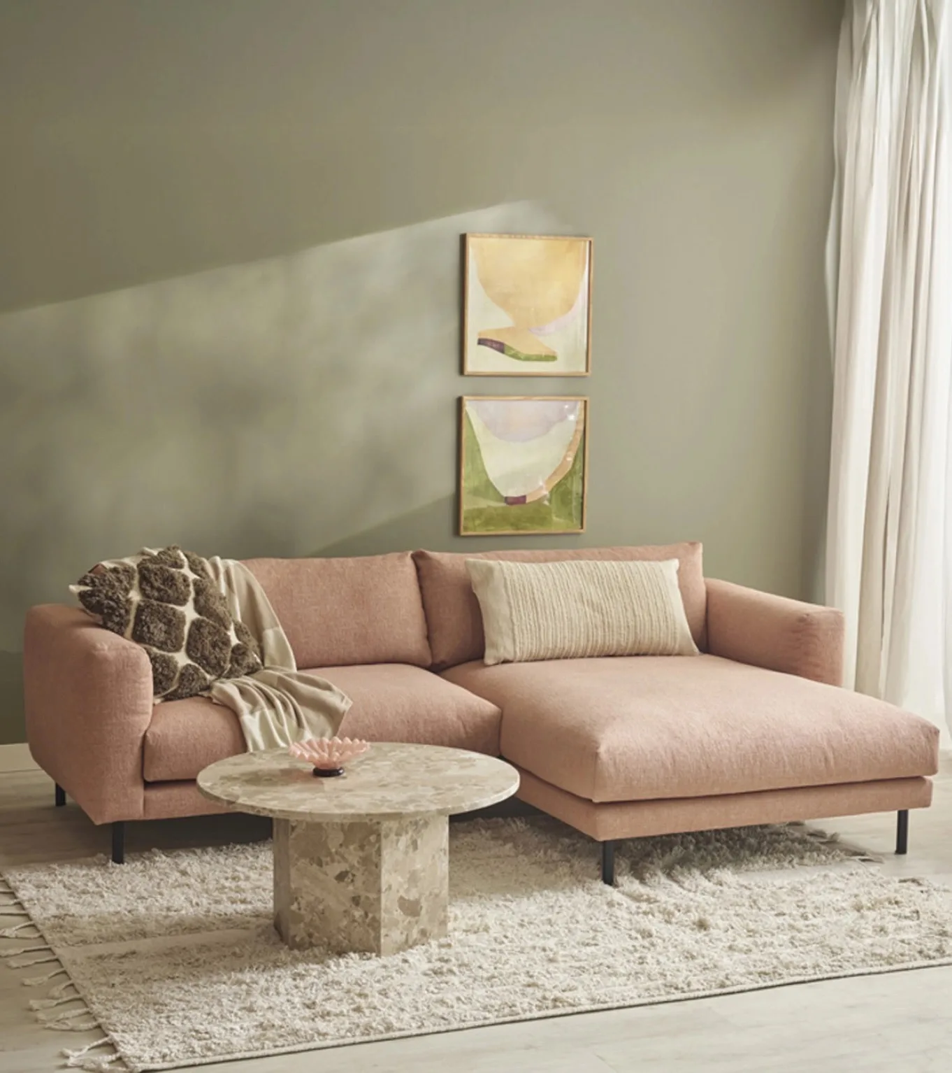 Soffor för alla 🛋️ 

Stor familj, liten lägenhet, filmkvällar eller lugna stunder – vi har soffor som passar alla hem och alla behov.

Hos oss på Stegbo hittar du allt från byggbara soffor till färdiga modeller, i olika storlekar, tyger och komforter.

Just nu dessutom kampanj på utvalda soffor – ett perfekt tillfälle att hitta rätt.

👉 Kom in i butik och provsitt din favorit
👉 Eller upptäck mer på stegbo.se

En soffa för varje hem – vilken passar dig?