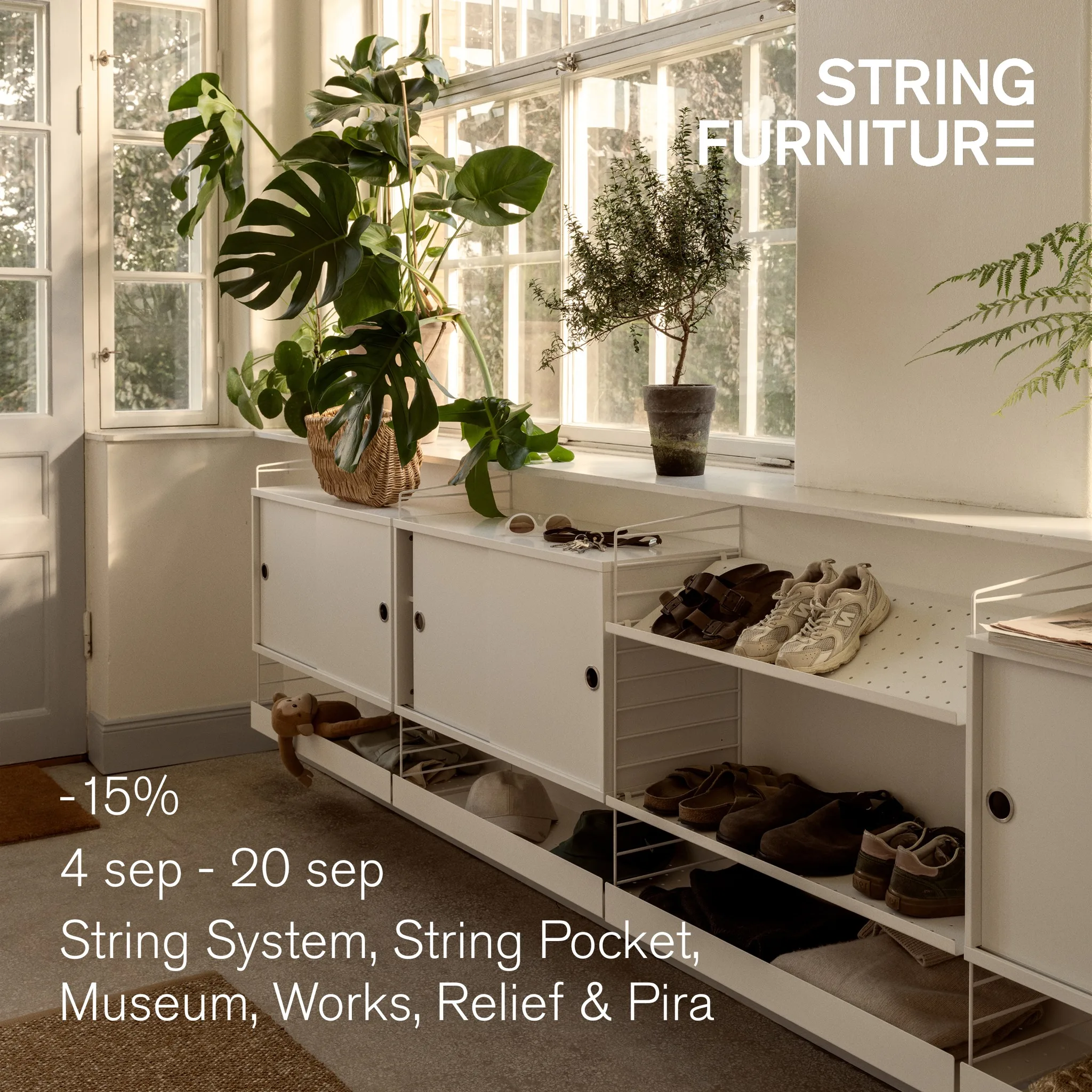 En designklassiker med nästan oändliga möjligheter.

String är ett av de där varumärkena som aldrig riktigt går ur tiden. Den karakteristiska designen är lika självklar idag som när Stringhyllan först såg dagens ljus – men det fina är kanske framför allt hur mycket du kan göra med den.

Bygg en mindre hylla, ett hemmakontor, förvaring i hallen eller låt systemet ta en hel vägg. Kombinera färger, träslag, skåp, hyllplan och smarta funktioner för att skapa en lösning som passar ditt hem och dina behov.

Just nu blir det dessutom ett extra bra läge att bygga din String. 🤍

15% på String Furniture
4–20 september

Kampanjen gäller bland annat String System, String Pocket, Museum, Works, Relief och Pira.

Upptäck String på stegbo.se eller kom in till oss i Arnäsvall så hjälper vi dig att bygga rätt kombination.

📍 Tegelbruksvägen 12, Arnäsvall
💻 stegbo.se

Stegbo Möbler – kvalitetsmöbler & designklassiker.