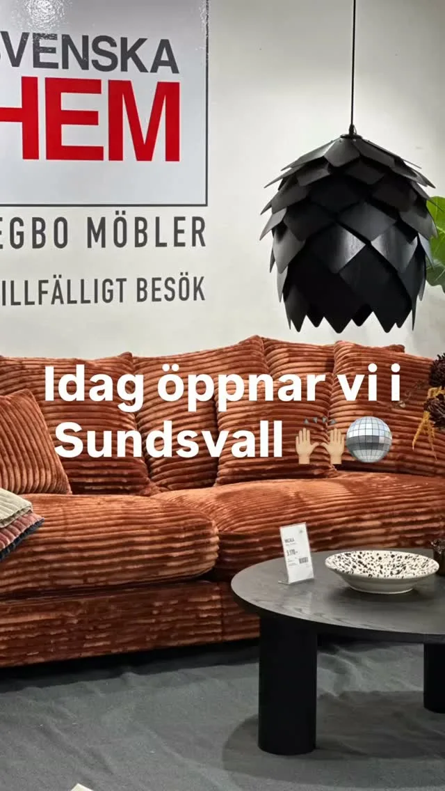 SUNDSVALL – NU ÖPPNAR VI! ❤️

Idag slår vi upp dörrarna till vår pop-up på Livli i Birsta – och den här gången har vi tagit i lite extra.

282 kvm fyllda med kvalitetsmöbler, designklassiker och massor av inspiration.

Soffor, fåtöljer, sängar, matbord och inredning från välkända varumärken – allt på plats för att upplevas, provsittas och kännas på.

Vi är här i tre månader, så passa på att komma förbi och säg hej, provsitt en soffa eller säng och upptäck allt vi fyllt butiken med.

📍 Livli, Birsta – plan 2
ÖPPET IDAG 10–18

Sundsvall – nu kör vi!