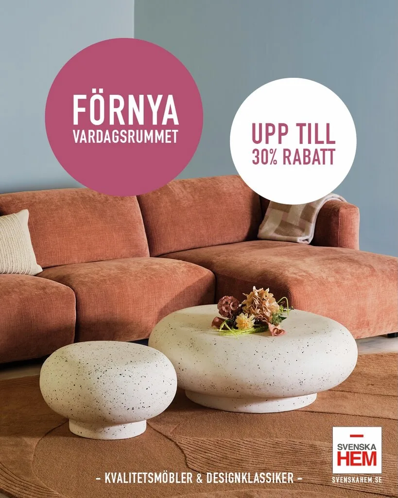 SISTA DAGARNA!

Flera av våra starkaste kampanjer går nu in på upploppet – söndag 5/10 är sista dagen.

Just nu hittar du bland annat:

• Upp till 30% rabatt på möbler till vardagsrummet
• Upp till 15% rabatt på matbord
• Kampanjpriser på utvalda möbler och favoriter till hemmet

Så har du gått och funderat på den där nya soffan, fåtöljen eller matgruppen – nu är läget att slå till.

Kom in, provsitt, känn på materialen och låt oss hjälpa dig hitta rätt för ditt hem.

Sista dagen 5/10.
Välkommen till Stegbo Möbler i Arnäsvall – eller upptäck mer på stegbo.se.

Gäller utvalda produkter och kan inte kombineras med andra rabatter.