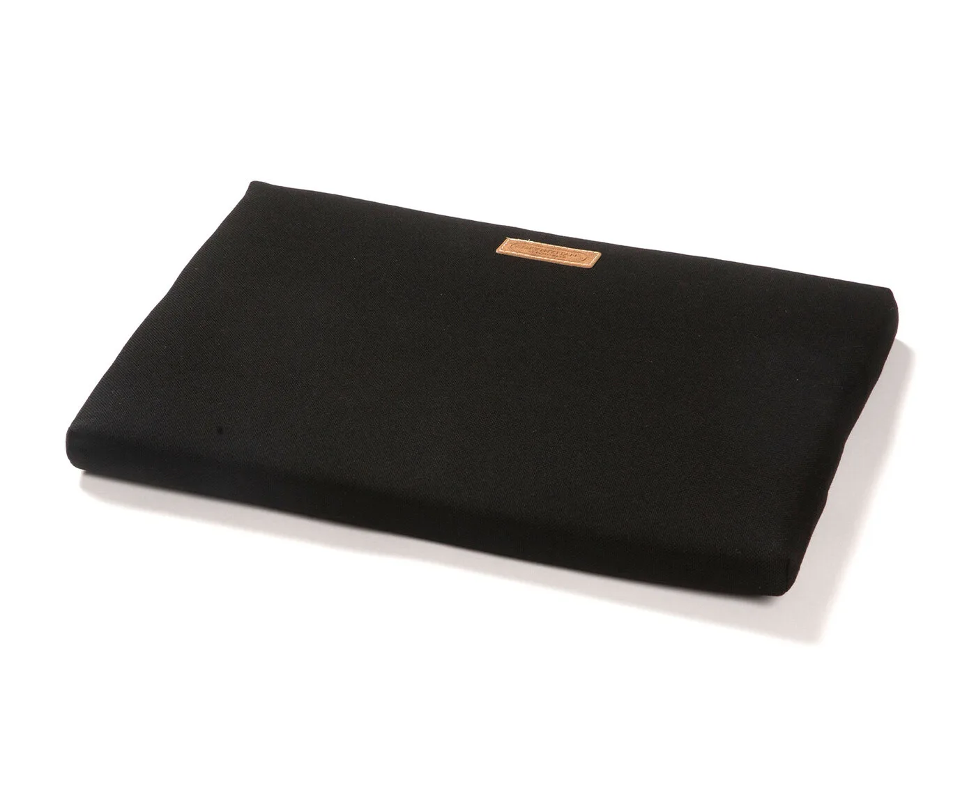 Dyna-Pall-A3-Sunbrella-Svart Pall A3 Dyna med perfekt passform. Slitstark, färgbeständig och tålig mot vatten och smuts. Finns i flera färger för din uteplats.