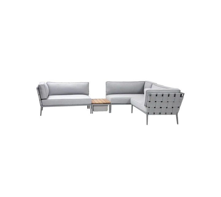 Cane-line Conic är en exklusiv lounge-serie med hög komfort för uteplatsen. QuickDry & Airflow gör dynorna snabbtorkande och perfekta för utomhusbruk.