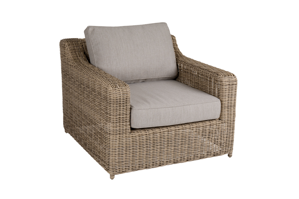 Brafab Glendon fåtölj – Klassisk loungefåtölj i rund konstrotting med vattenavvisande dyna. Rymlig komfort för uteplatsen. Köp på stegbo.se eller i Örnsköldsvik.