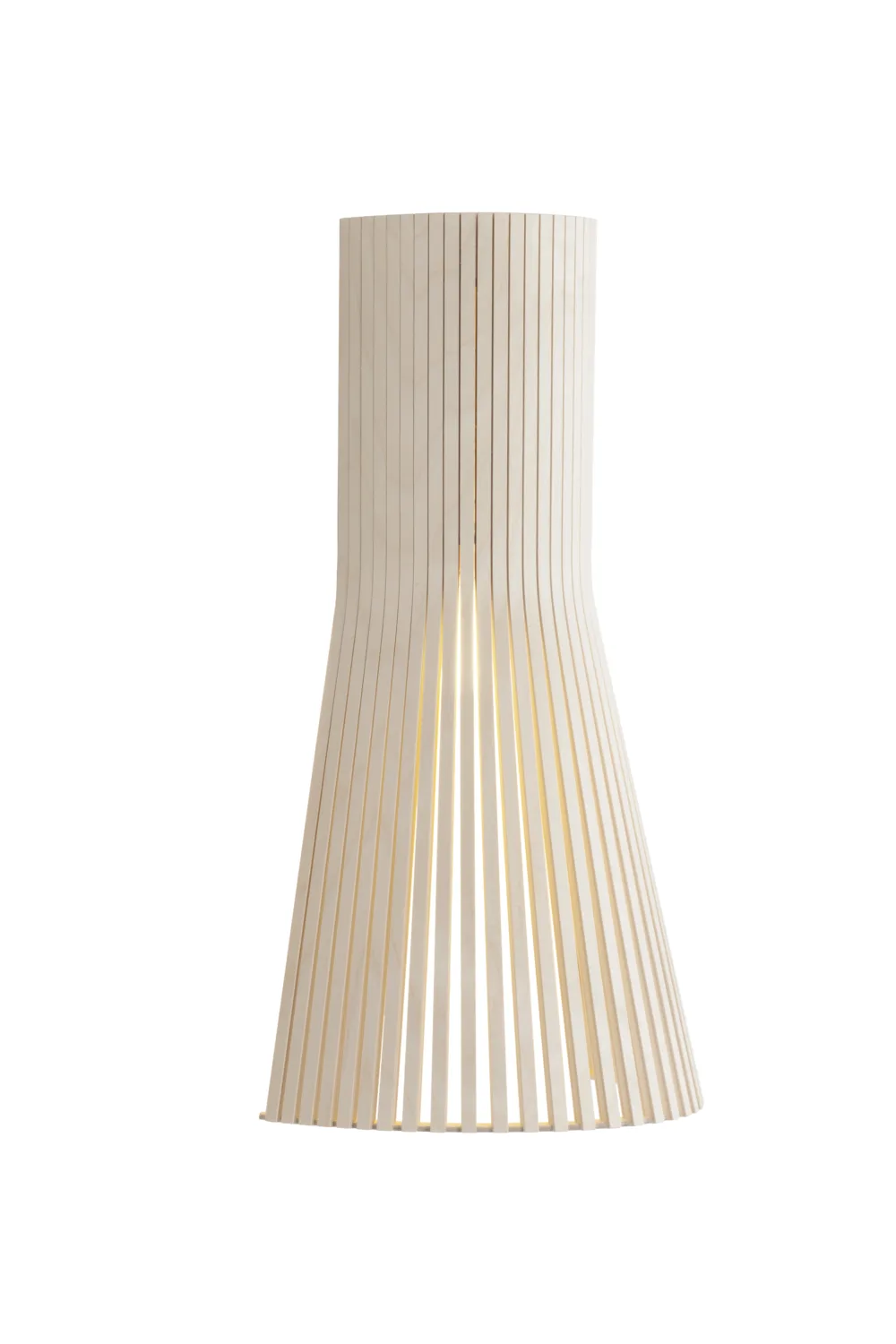 Secto Small 4231 vägglampa i björk från Secto Design på vägg