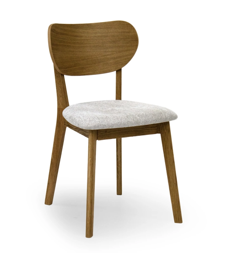 Vika matstol från FRANK i oljad ek med sits i Adventure Beige svenska hem